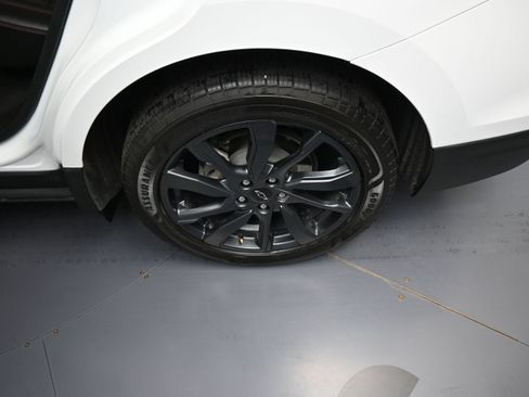 Used 2022 Chevrolet Equinox RS w/ Infotainment Package AWD/4WD image 18