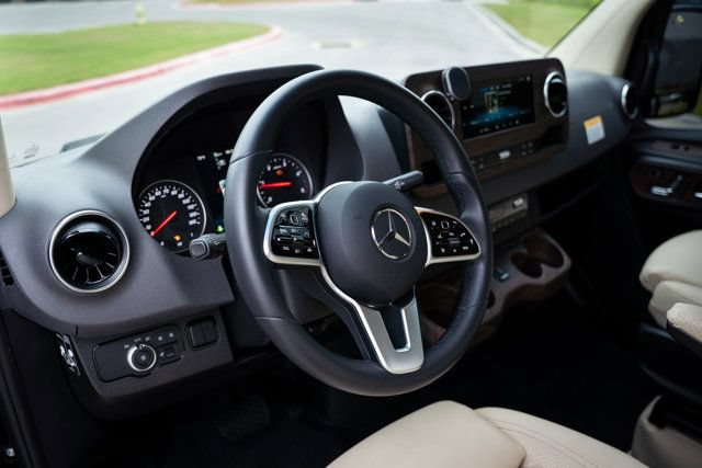 Used 2023 Mercedes-Benz Sprinter 3500 image 6