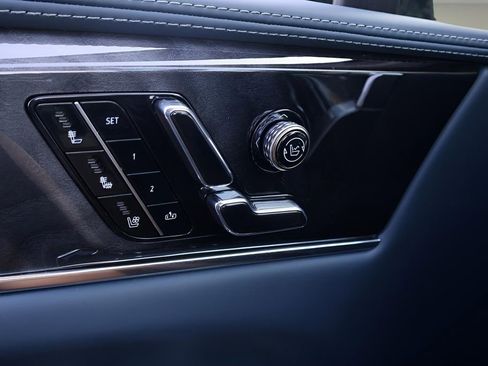 New 2025 Cadillac Escalade IQ Sport 2 w/ LPO, ONYX Package AWD/4WD image 13