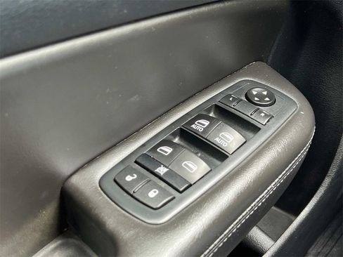 Used 2015 Chrysler 200 S image 23