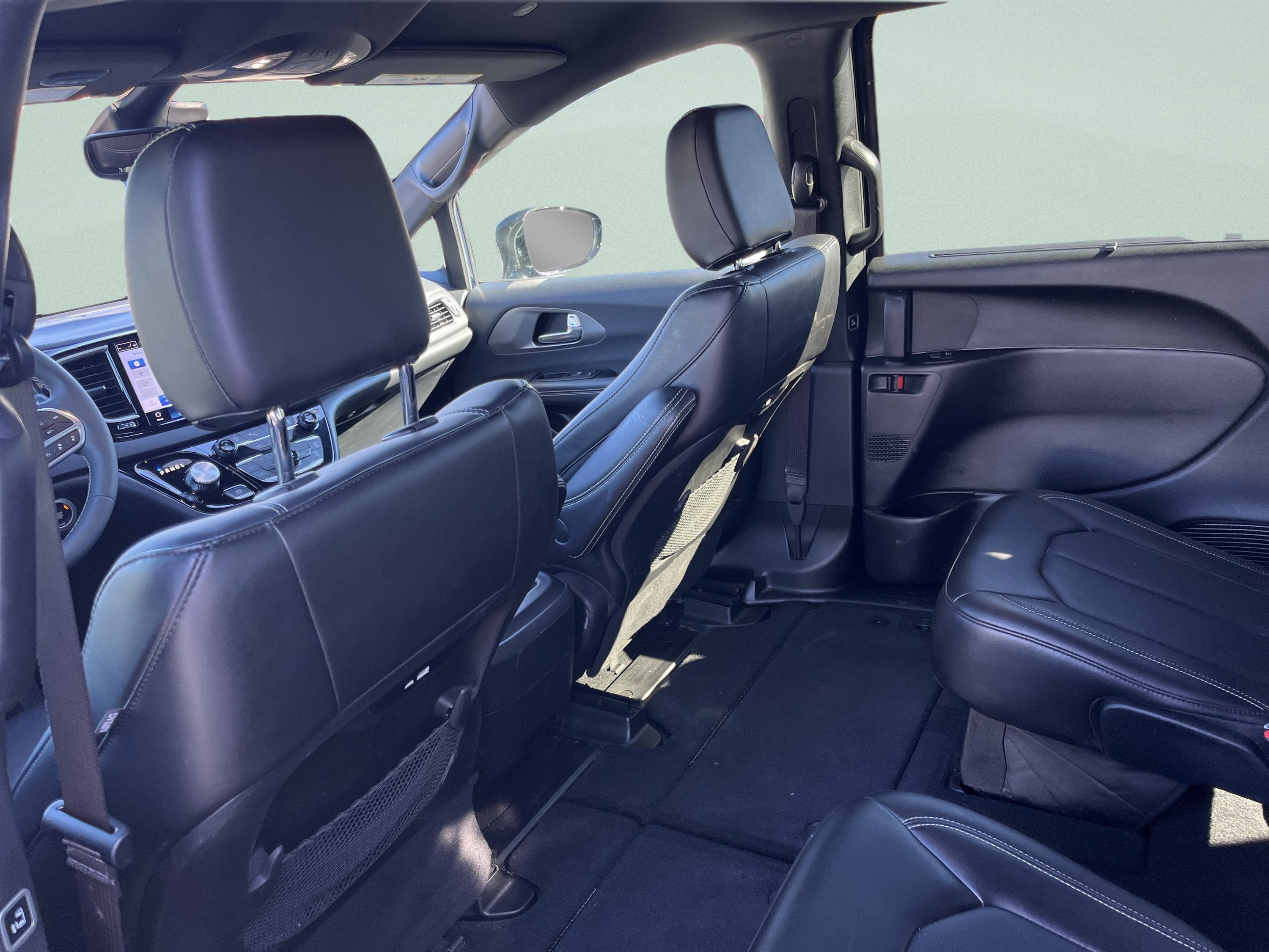 Used 2025 Chrysler Pacifica Select FWD image 22
