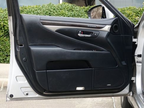 Used 2013 Lexus LS 460 image 36