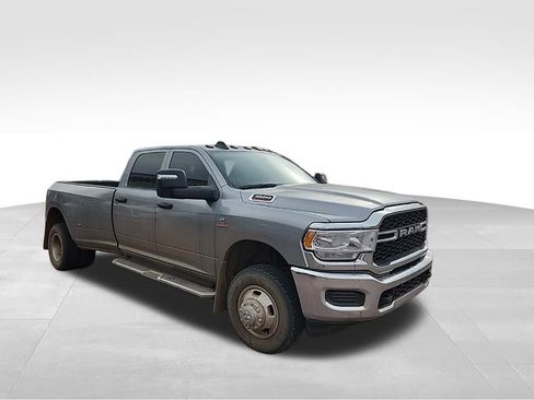 Used 2023 RAM 3500 Tradesman w/ Chrome Appearance Group image 32