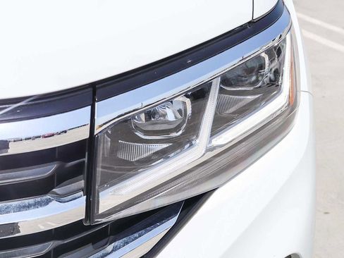 Used 2022 Volkswagen Atlas Cross Sport SE image 8