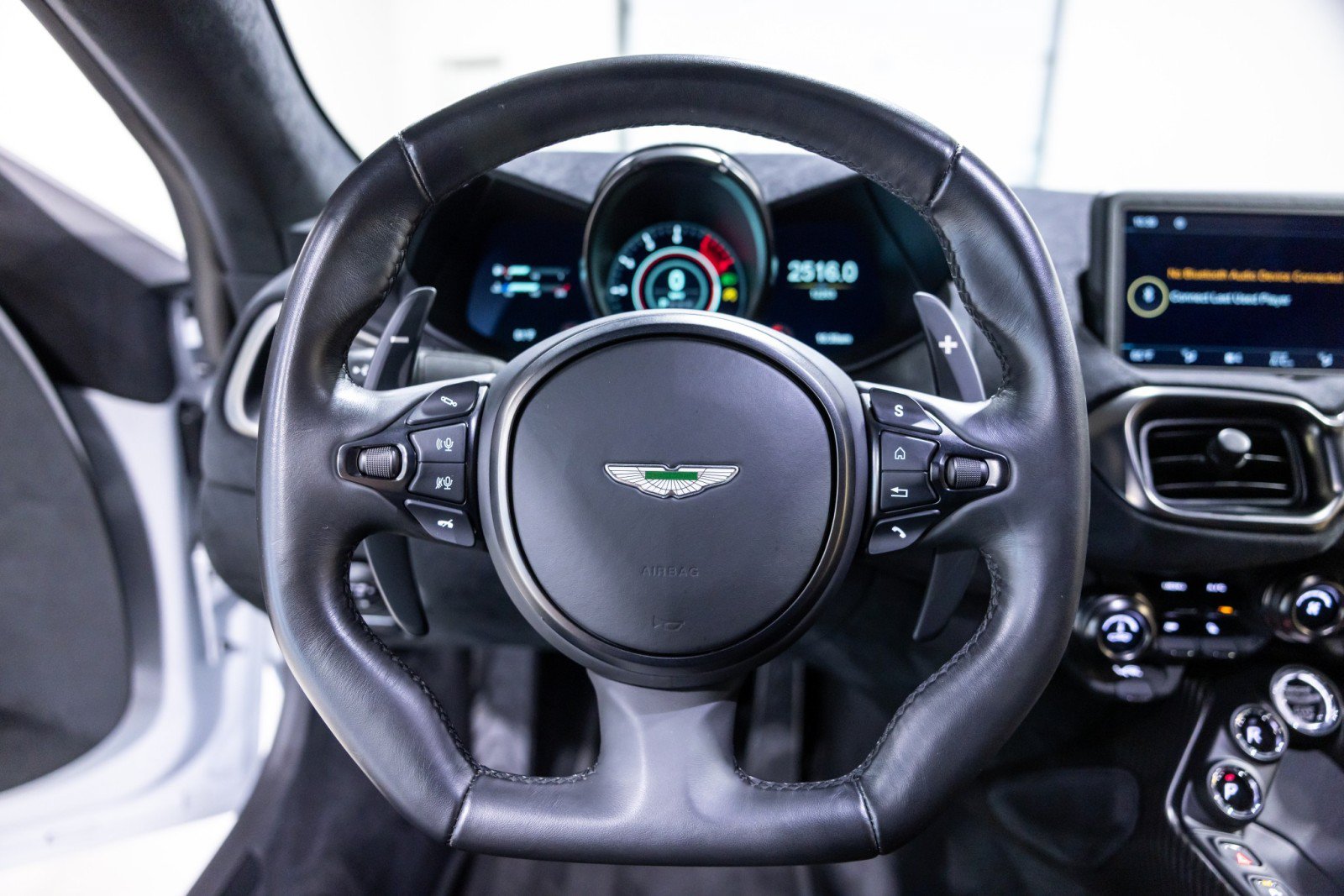 Used 2019 Aston Martin V8 Vantage Coupe RWD image 47