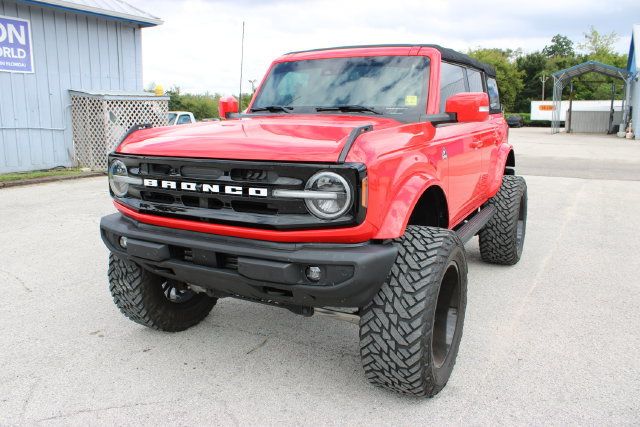Used 2022 Ford Bronco Outer Banks AWD/4WD image 3
