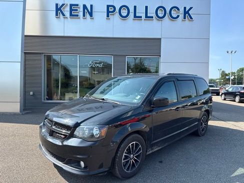 Used 2017 Dodge Grand Caravan GT FWD image 2