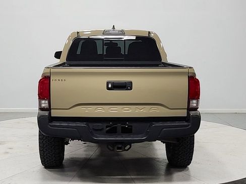 Used 2017 Toyota Tacoma 4x4 Double Cab image 6