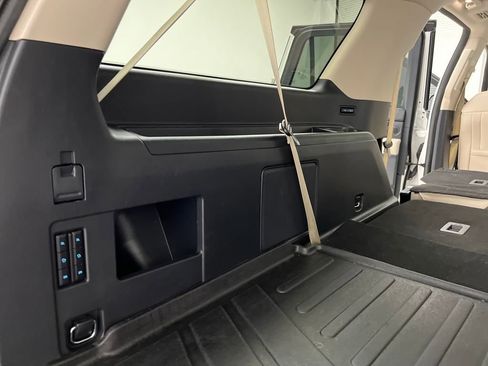 Used 2023 Ford Expedition Max Platinum image 40