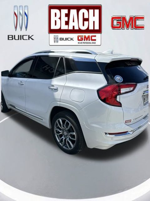 Used 2024 GMC Terrain Denali w/ Denali Premium Package AWD/4WD image 7