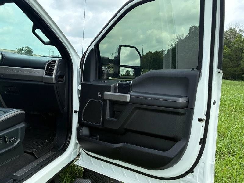 Used 2021 Ford F450 Platinum w/ FX4 Off-Road Package AWD/4WD image 16