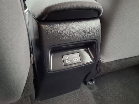 Used 2025 Toyota Corolla LE FWD image 23