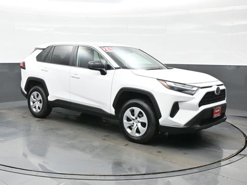 Used 2024 Toyota RAV4 LE image 8
