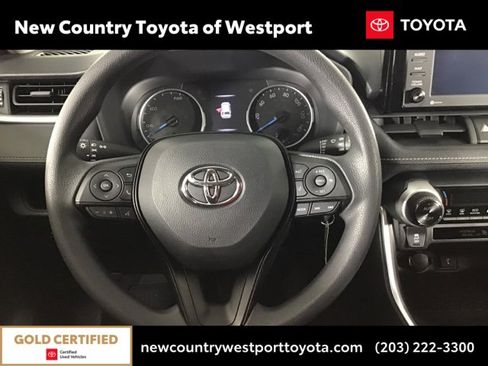 Used 2020 Toyota RAV4 LE image 10