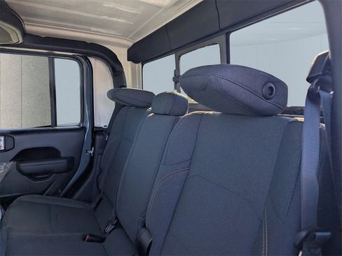 New 2026 Jeep Gladiator Sport image 7