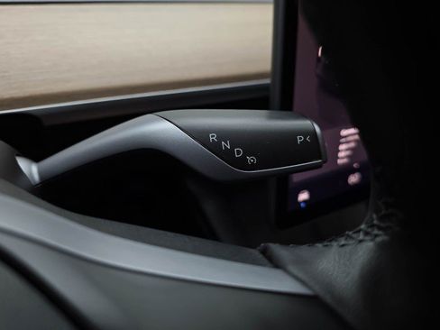Used 2022 Tesla Model Y Long Range AWD/4WD image 23