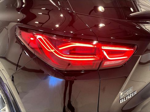Used 2023 Chevrolet Blazer LT FWD image 23