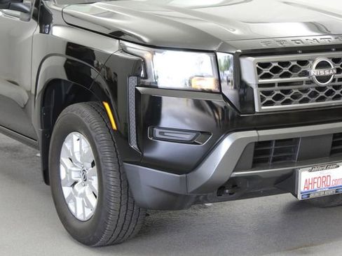 Used 2022 Nissan Frontier SV w/ Technology Package AWD/4WD image 2