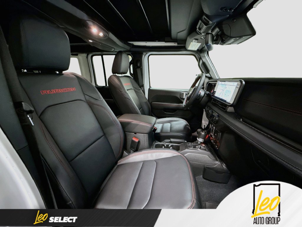 Used 2024 Jeep Wrangler Unlimited Rubicon AWD/4WD image 31