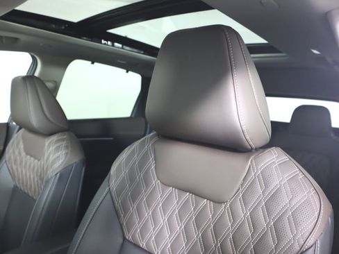 Certified 2025 Nissan Murano Platinum w/ Cargo Package image 22