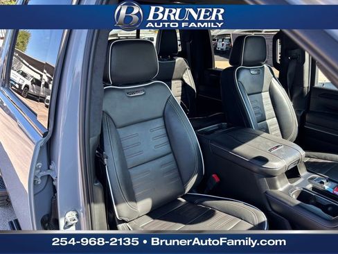Used 2024 GMC Sierra 2500 AT4X image 25