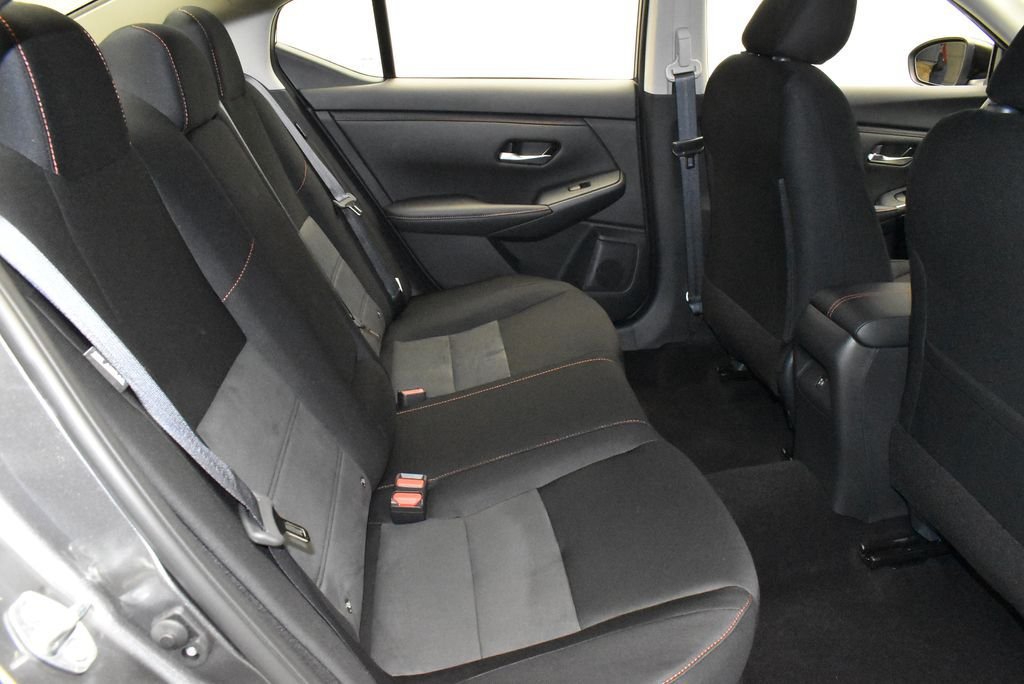 Used 2025 Nissan Sentra SR FWD image 31