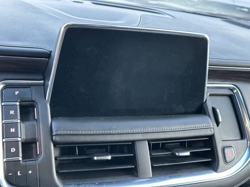 Used 2021 Chevrolet Suburban LT image 14