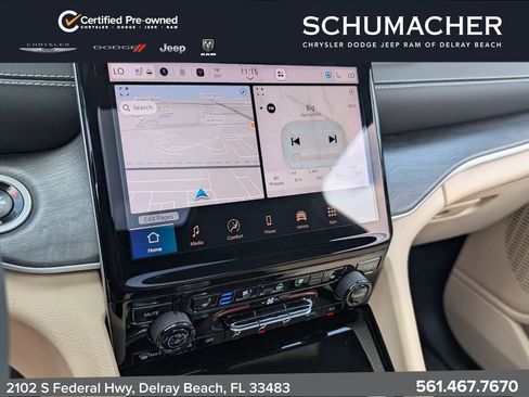 Certified 2024 Jeep Grand Cherokee Limited w/ Luxury Tech Group II AWD/4WD image 21