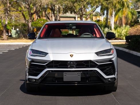 Used 2022 Lamborghini Urus image 3