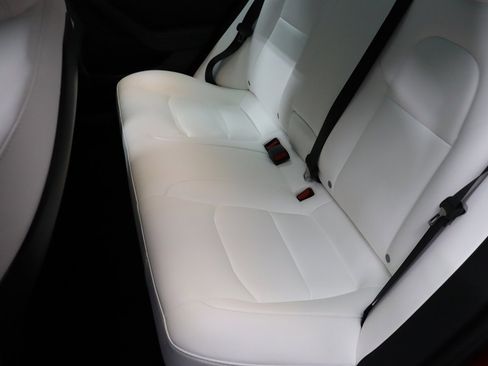 Used 2023 Tesla Model 3 Standard Range image 38