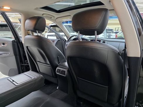 Used 2017 INFINITI QX50 2WD w/ Premium Plus Package image 24