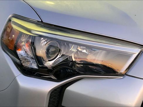 Used 2020 Toyota 4Runner TRD Off-Road Premium w/ Moonroof Package AWD/4WD image 26
