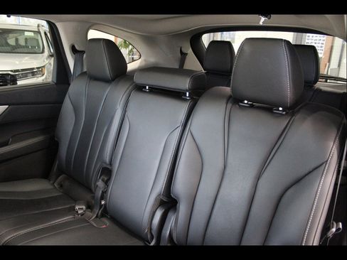 Used 2024 Acura MDX SH-AWD w/ Technology Package image 17