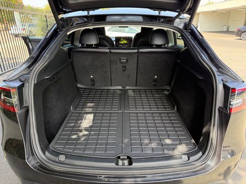 Used 2024 Tesla Model Y Long Range RWD image 17