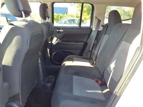 Used 2016 Jeep Patriot Sport w/ Power Value Group AWD/4WD image 9