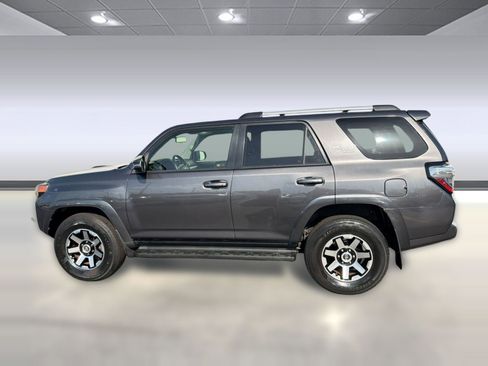 Used 2018 Toyota 4Runner TRD Off-Road Premium image 2