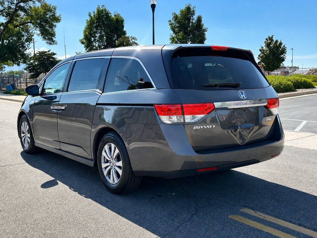 Used 2017 Honda Odyssey SE image 3