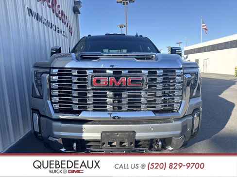 Used 2024 GMC Sierra 3500 Denali w/ Denali Reserve Package image 8