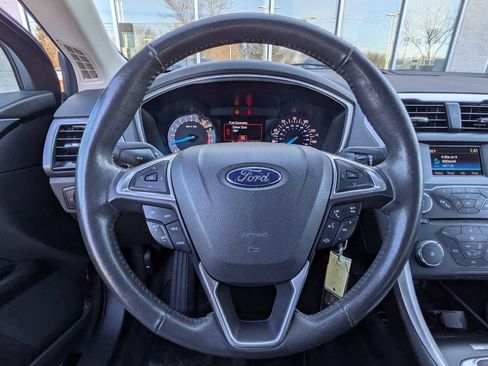 Used 2014 Ford Fusion SE w/ Equipment Group 201A image 18