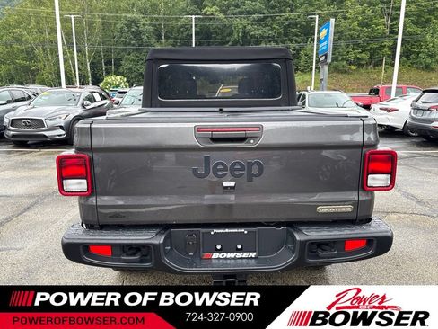 Used 2021 Jeep Gladiator Sport AWD/4WD image 4