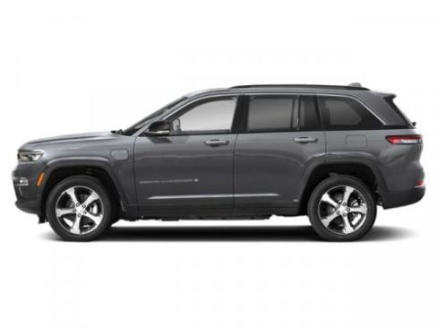 Used 2022 Jeep Grand Cherokee Overland w/ Advanced Protech Group III image 3