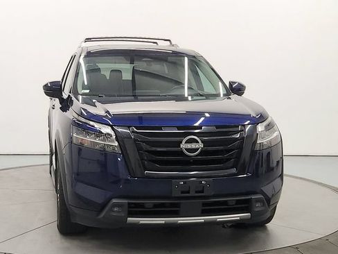 Used 2023 Nissan Pathfinder Platinum AWD/4WD image 2