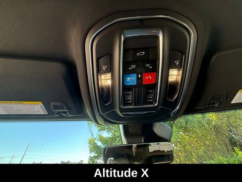 New 2025 Jeep Grand Cherokee L Altitude image 12