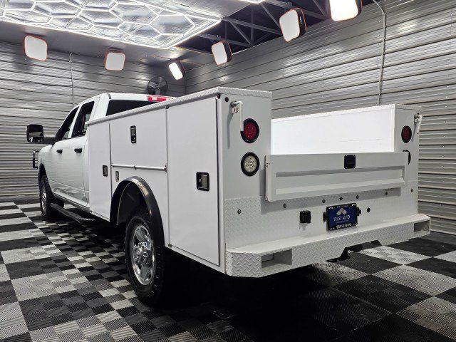 Used 2024 RAM 3500 Tradesman w/ Chrome Appearance Group AWD/4WD image 8
