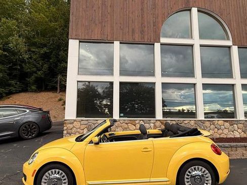 Used 2015 Volkswagen Beetle 1.8T FWD image 29