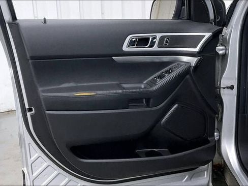 Used 2013 Ford Explorer XLT AWD/4WD image 21