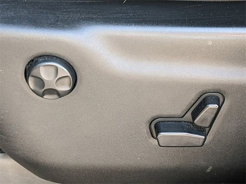 Used 2018 Jeep Grand Cherokee Laredo image 18