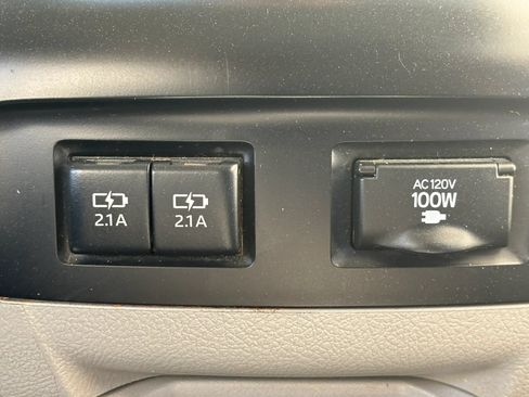 Used 2020 Toyota Sienna XLE Premium FWD image 16
