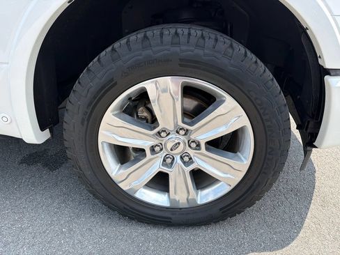 Used 2017 Ford F150 Platinum w/ Equipment Group 701A Luxury AWD/4WD image 14