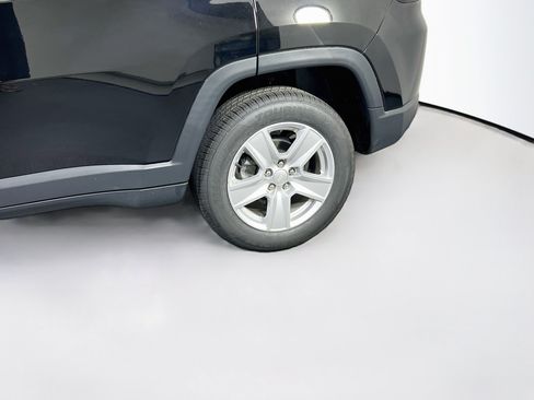 Used 2022 Jeep Compass Latitude AWD/4WD image 28